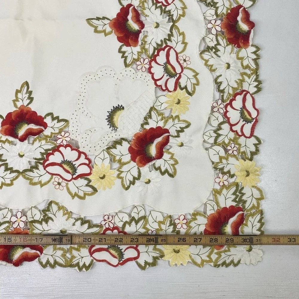 Vintage Embroidered Floral Table Cloth 31.5